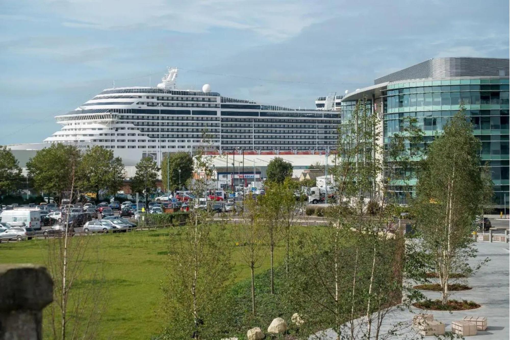 The Greenwich - Two Bedroom Apartment With Parking, Close To Ferry Terminals サウサンプトン エクステリア 写真